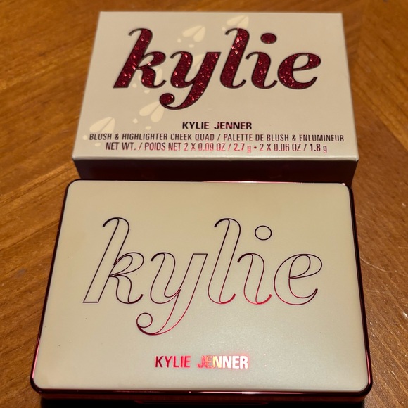 Kylie Jenner Blush & Highlighter Cheek Quad - Picture 4 of 16